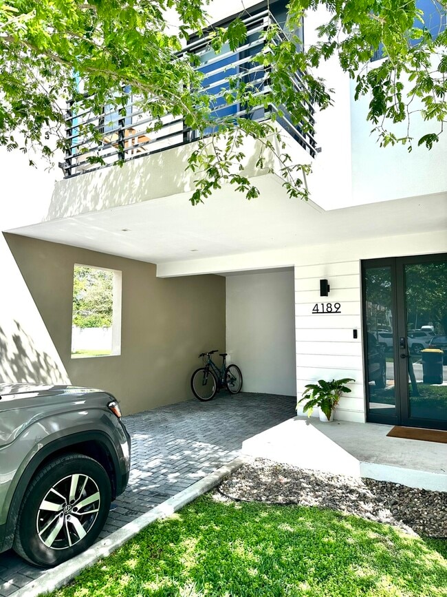 Building Photo - 4189 N Oak Pl