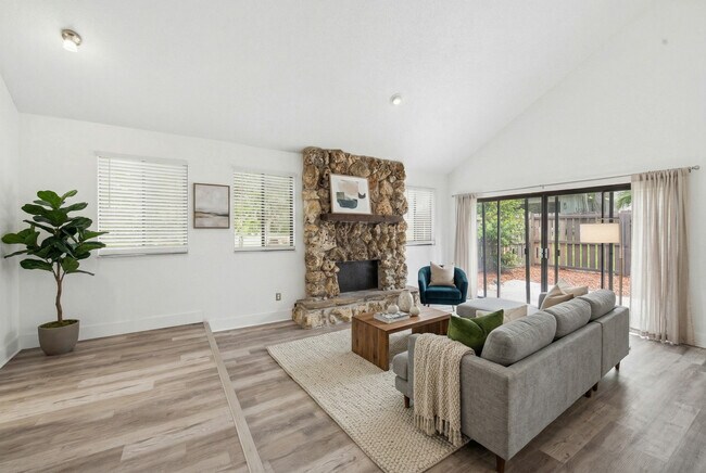 Building Photo - 7 Autumnwood Trail