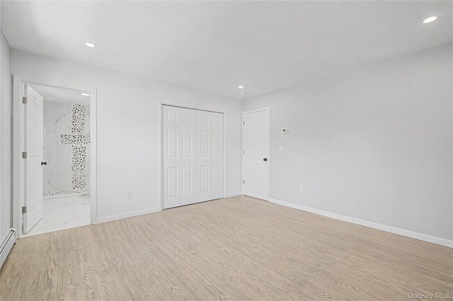 Building Photo - 25 Clinton St