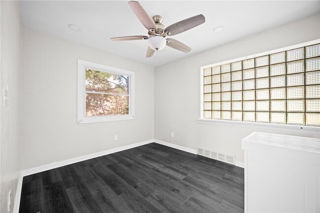 Building Photo - 505 Wylie Ave