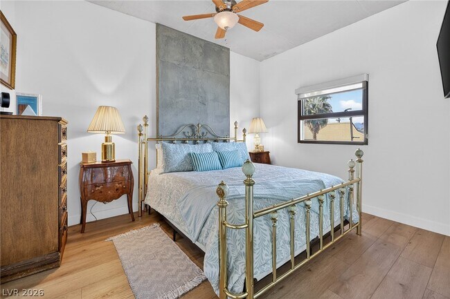 Building Photo - 353 E Bonneville Ave