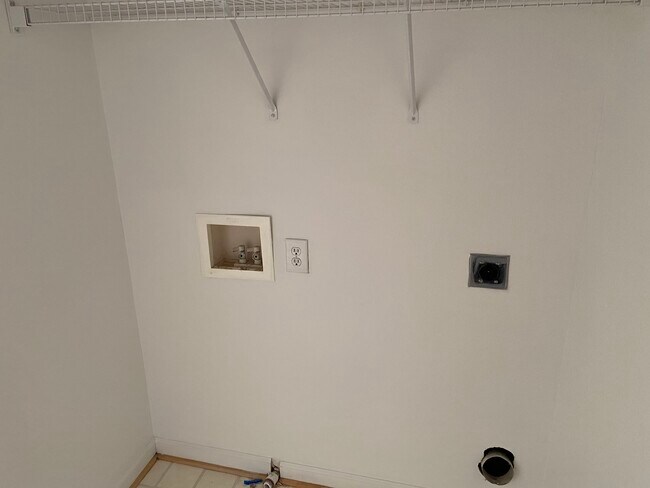 Building Photo - 228 Braelock Dr