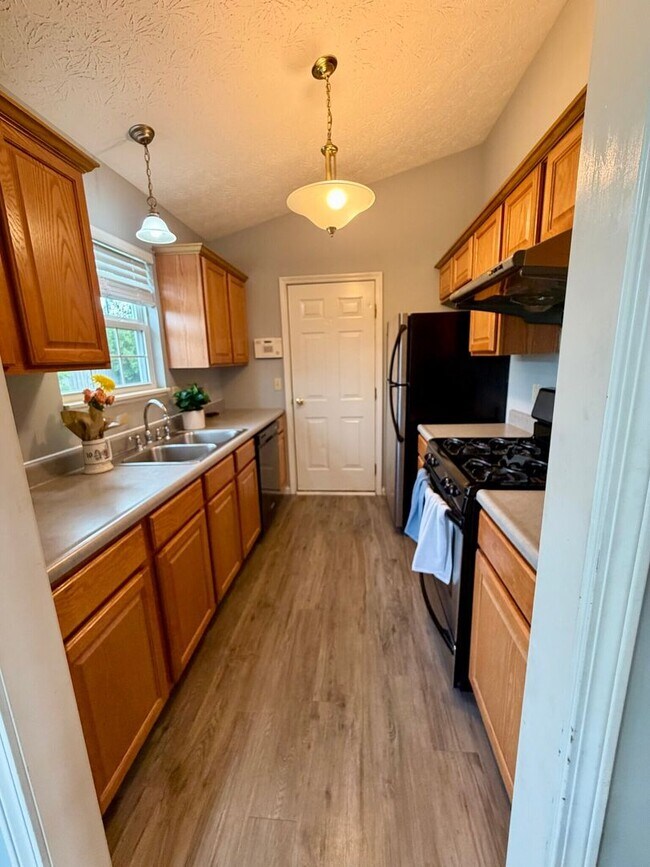 Building Photo - 1402 Crusade Dr