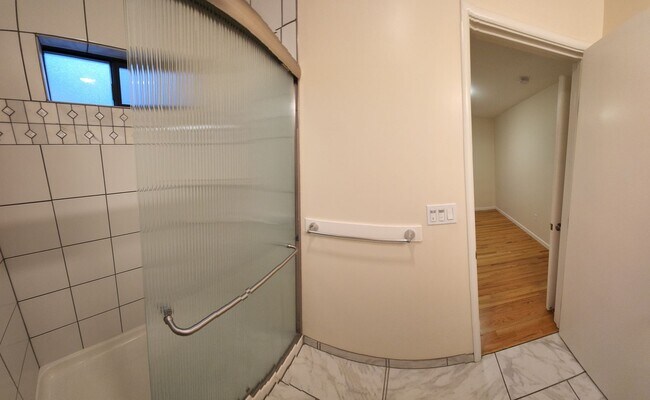 Building Photo - 5 Bedroom 3 bathroom in close proximity to POLY CAMPUS!