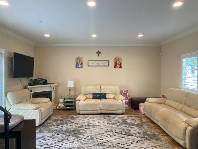 Building Photo - 9116 Florence Ave