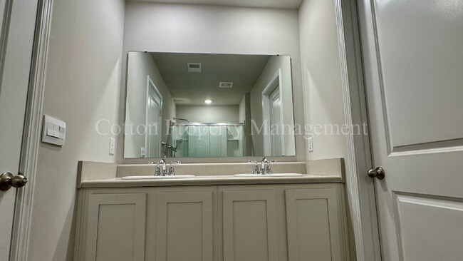 Building Photo - 1114 Forest Glen Dr