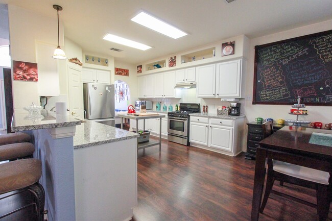 Building Photo - Stately 4-Bedroom, 3-Bath Home with Modern...