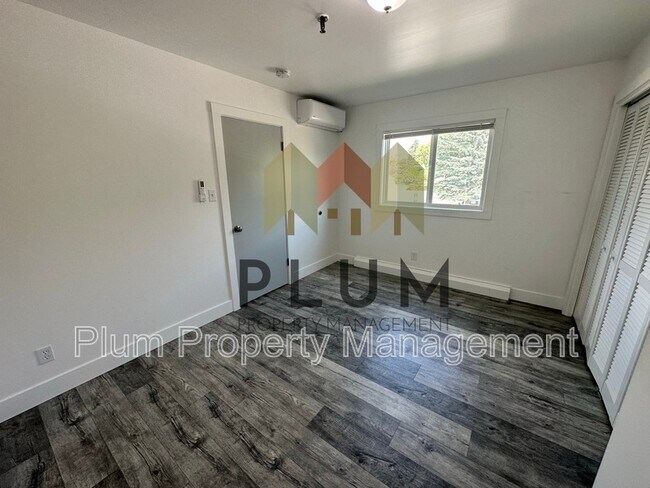 Building Photo - 1547 S Higgins Ave