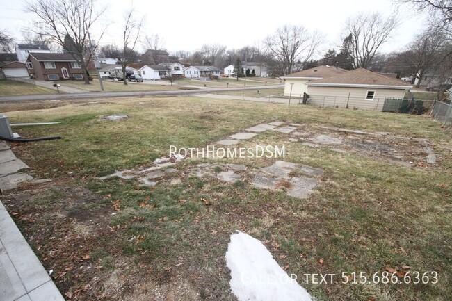 Building Photo - 3 Bedroom Ranch Style Home on Corner Lot F...