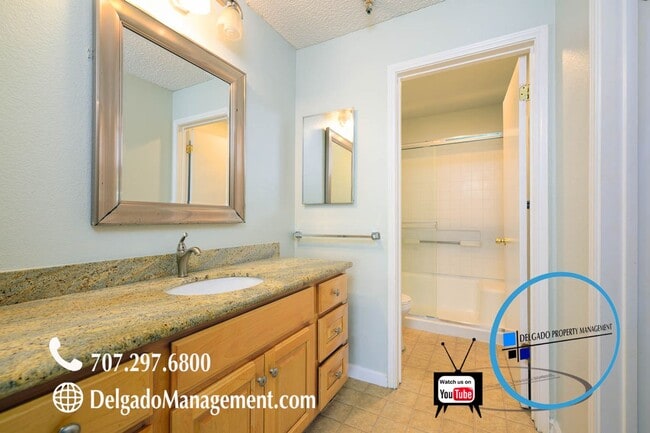 Building Photo - Glen Cove! Large two bedroom/2 baths avail...