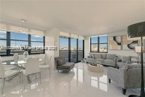 Building Photo - 2555 Collins Ave