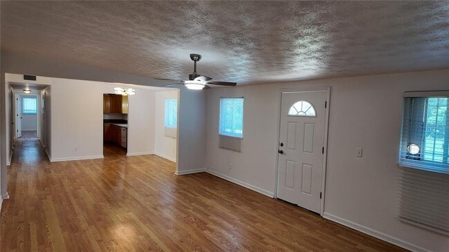 Building Photo - 5517 Maxine Dr