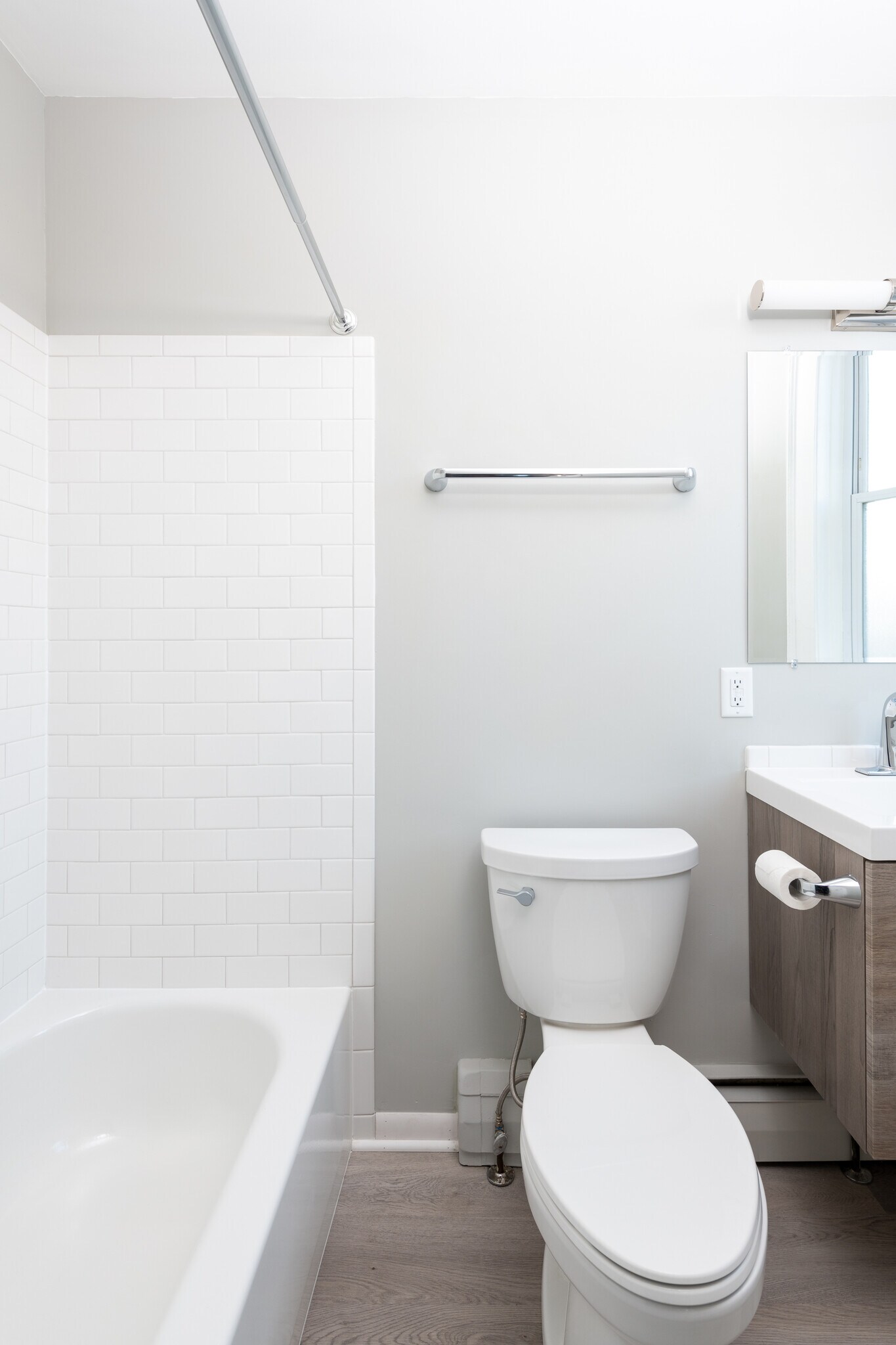 Building Photo - 2266 S Kinnickinnic Ave