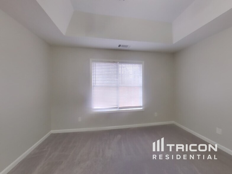 Building Photo - 404 Wolf Creek Ct