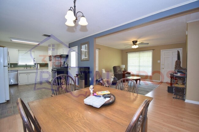 Building Photo - 3 Bed 2 Bath Home in Ruston!