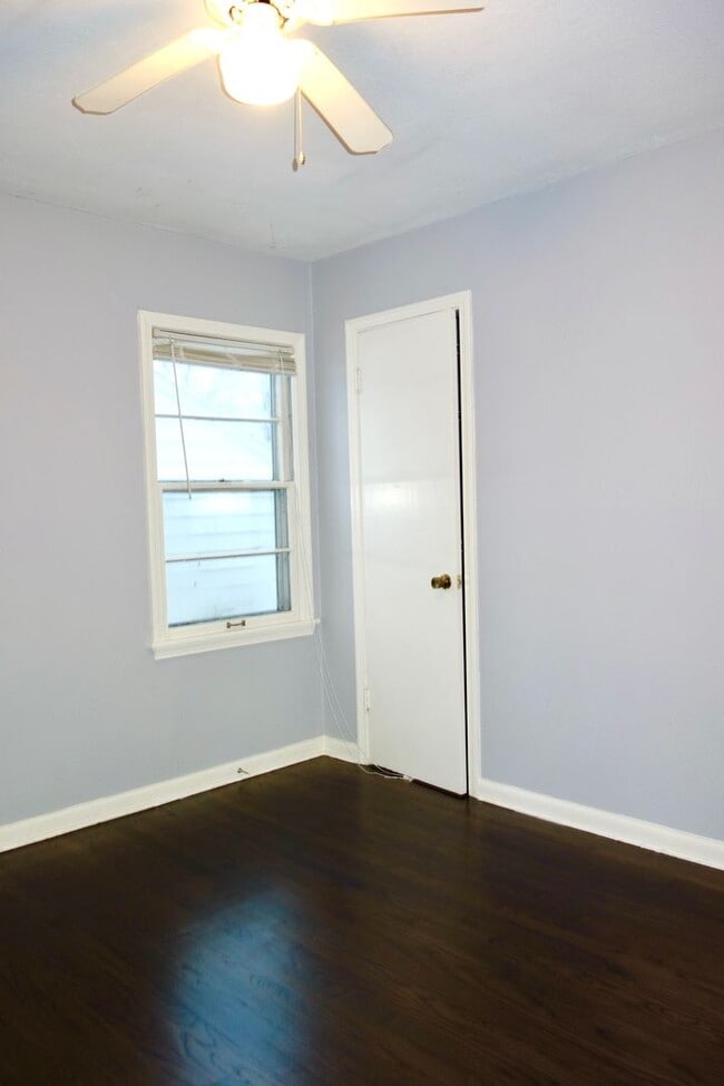 Building Photo - Cute 2 Bedroom Ranch in Shawnee