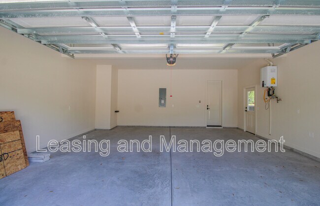 Building Photo - 3633 Happyland Blvd