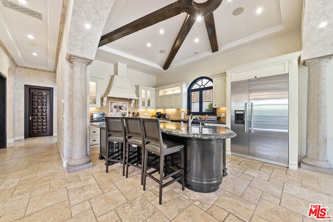 Building Photo - 458 Flores St