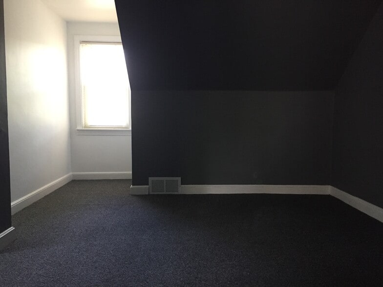 Office - 836 Evergreen St