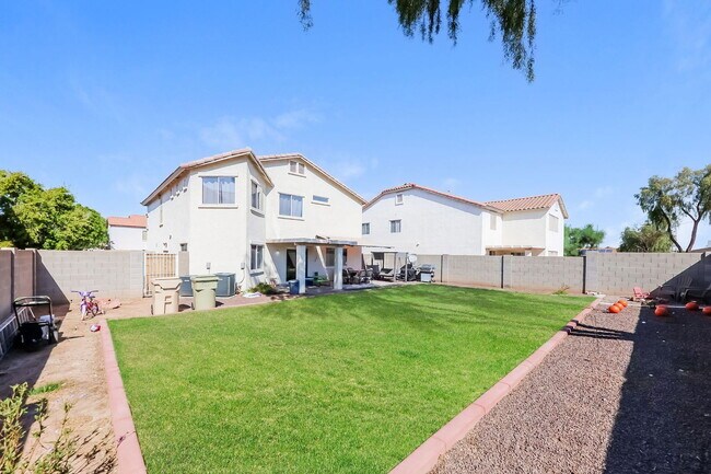 Building Photo - 5945 N 73rd Dr