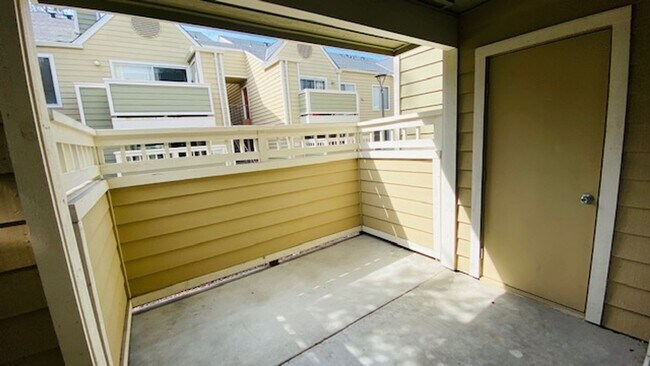 Building Photo - Spacious Lower Level, 2BD/2BA Condo Unit, ...