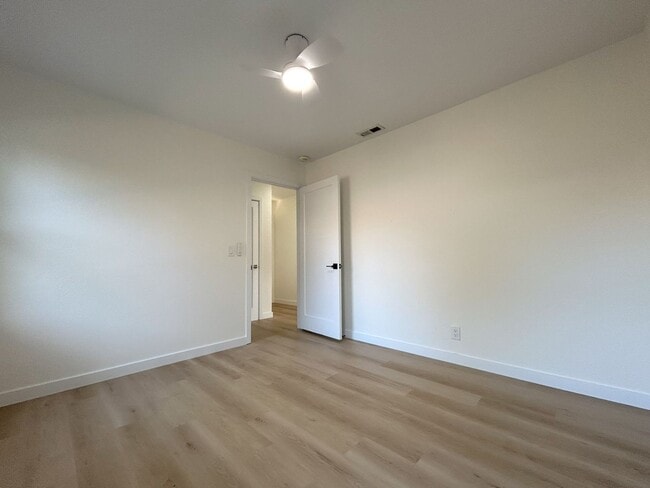 Building Photo - Charming Menlo Park Home in Picturesque Ne...