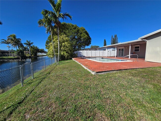 Building Photo - 9110 NW 24th Pl