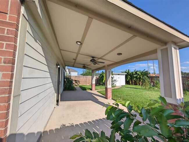 Building Photo - 18119 Sweet Juniper Ln