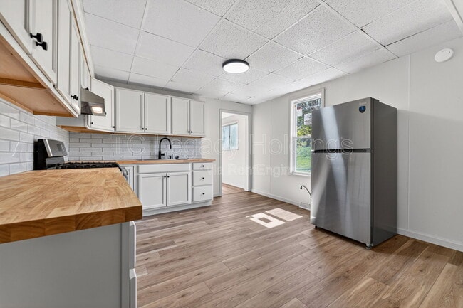 Building Photo - 804 Illinois Ave