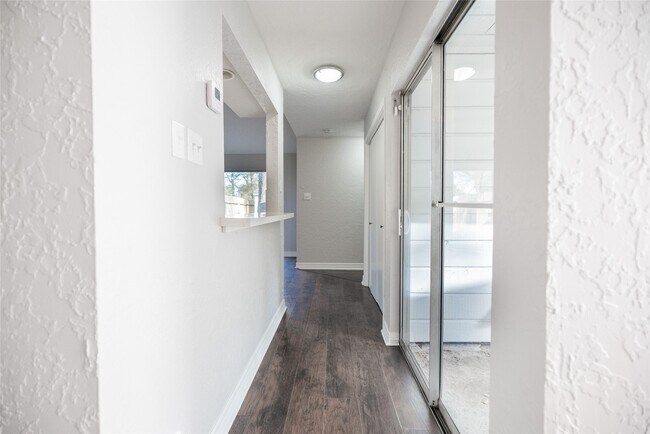 Building Photo - 13314 Ravensway Dr