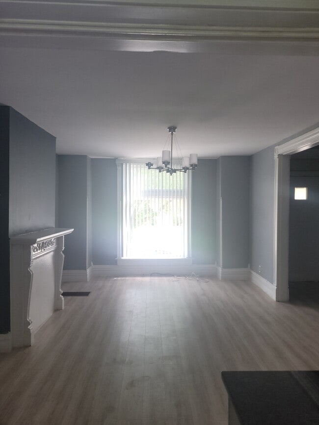 Building Photo - 83 N 22nd St