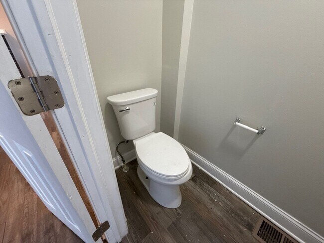 Building Photo - Beautiful Three - Bedroom Home In Baltimore