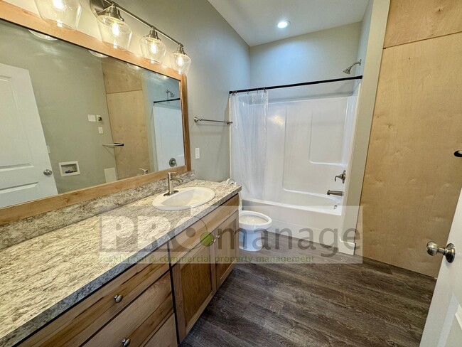 Building Photo - Near New - 2 Bed, 1 Bath Main Level Apartment