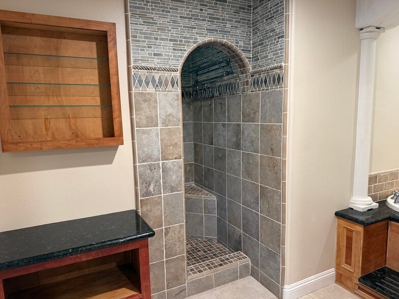 Building Photo - 9272 Sunridge Dr