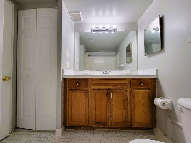 Building Photo - One bedroom condo with lots of space in Henrico County