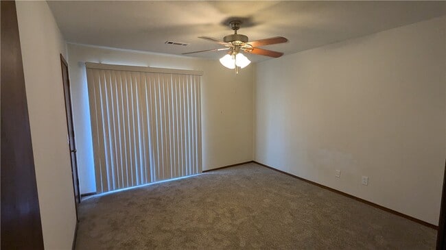 Building Photo - 687 N Betty Jo Dr