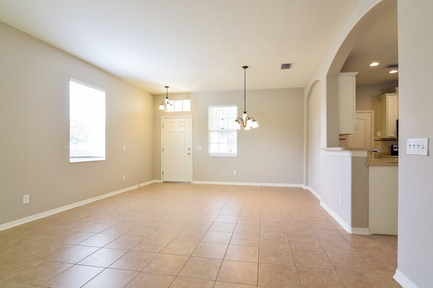 Building Photo - 8574 Deer Chase Dr