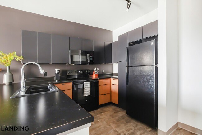 Building Photo - 2621 S Jefferson Ave