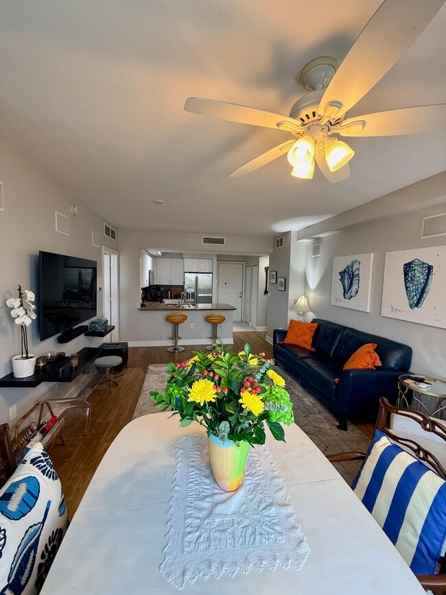 Building Photo - 1830 Radius Dr