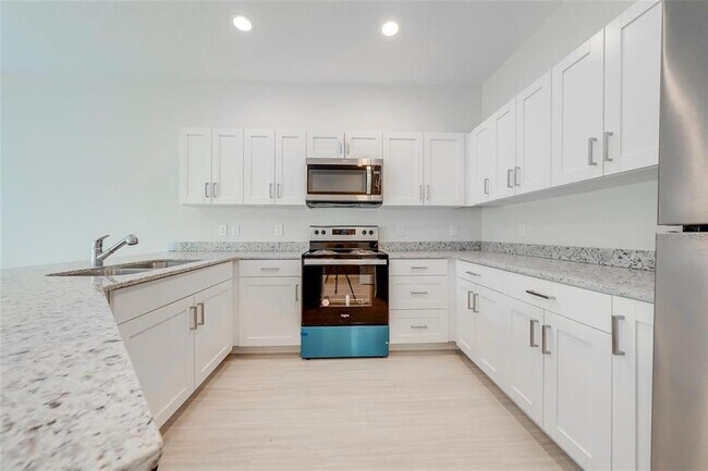 Building Photo - 2128 Penny Ln