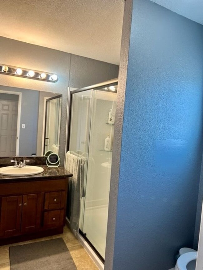 Building Photo - Available Now  4 Bedroom 2 bath home