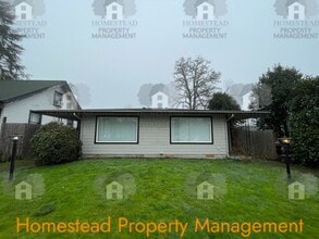 Building Photo - 1926-1928-1928 McCoy Ave NE