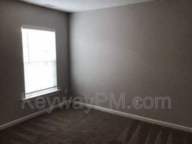 Building Photo - 3060 Lobella Dr