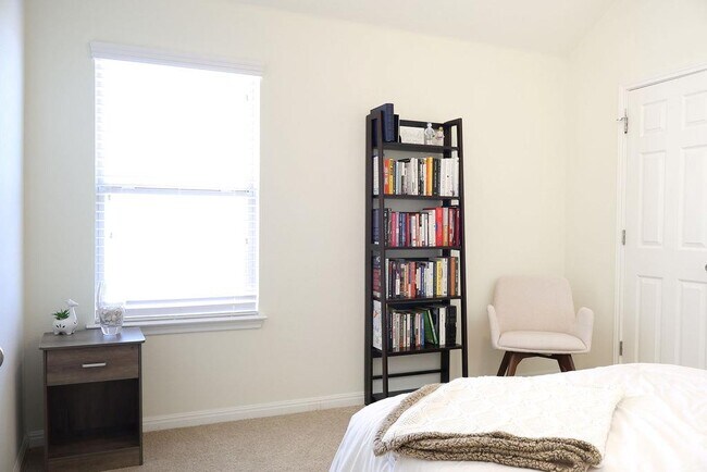 Building Photo - 13413 Larrys Ln