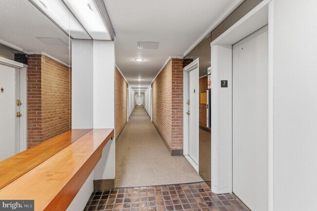 Building Photo - 5353 Columbia Pike