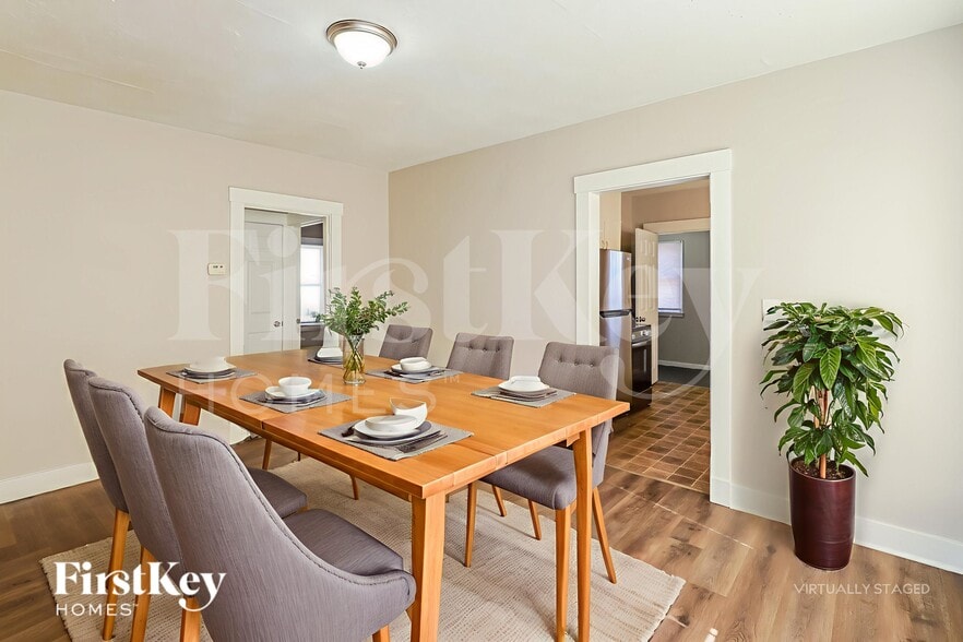 Building Photo - 2507 Quincy St