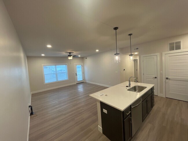 Building Photo - Reserve Mahomet 2br/2ba Townhome