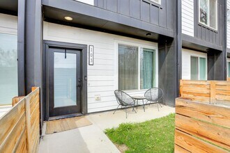 Building Photo - 4925 W 10th Ave