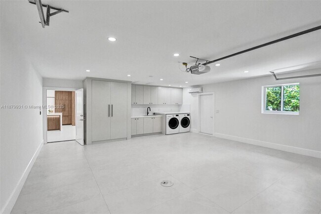 Building Photo - 4814 Arthur St
