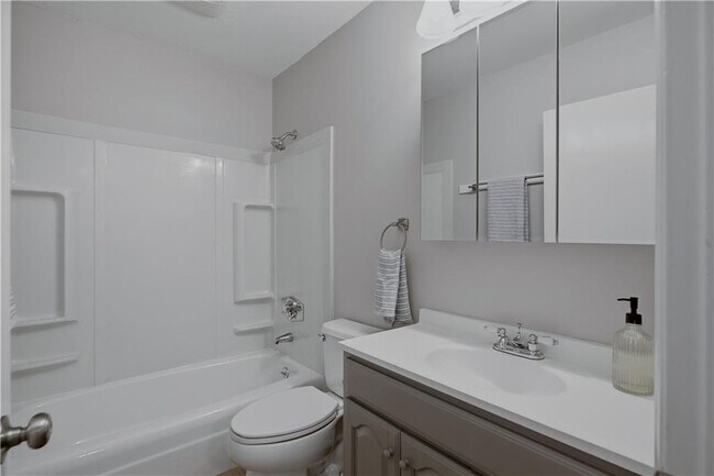 Building Photo - 117 Canonchet Dr